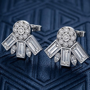 RIZTA JEWELS Boucles d'oreilles pour femme en or 14K, minimalistes et tendance, avec diamant coloré taille brillant serti clos, vente en gros, cadeau - Product Image 4