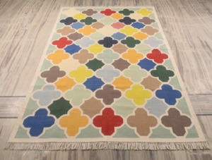 Alfombra Dhurrie de Algodón Tejida a Mano 5x8, Tejido Plano Reversible, Geométrica y Colorida, Alfombra India para Sala de Estar, Dormitorio, Habitación Infantil - Product Image 3