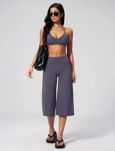 Conjunto de Yoga Gris sin Costuras con Top Corto Halter y Pantalones Culotte de Cintura Alta, 2 Piezas, Color Sólido, Ropa Deportiva Transpirable - Product Image 4