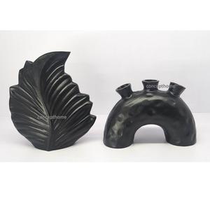 Florero de Metal Hecho a Mano para Decoración de Piso para Apartamentos Modernos, Florero de Mesa con Acabado Negro - Product Image 6