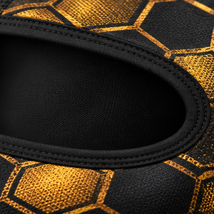 Pasamontañas y Bragas de Cuello con Estampado Hexagonal Negro y Dorado White Bird Express, Diseño Geométrico con Abertura para los Ojos en Negro - Product Image 5