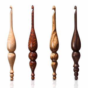 Juego de agujas de ganchillo de madera hechas a mano de alta calidad, agarre cómodo, diseño de madera natural por blossom craft india - Product Image 2