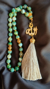 Rosario Islámico Ecológico Hecho a Mano con Tema Religioso de Amor, Personalizable, Tasbih de 33 Cuentas de Resina Amarilla, Ámbar y Metal Plateado - Product Image 4