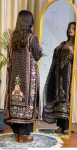 Elegante Conjunto de Traje Muslin con Bordado Floral, Corte Regular Moderno, Salwar Kameez de Diseñador, Ropa Casual Indo-Occidental para Mujer, de Secado Rápido - Product Image 6