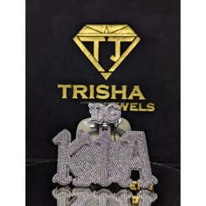 Pendentif personnalisé « DG KIA » serti de diamants moissanite, en argent sterling 925, par Trisha Jewels - Product Image 1