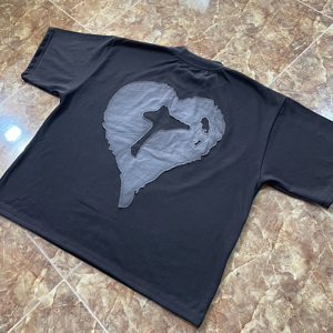Camiseta de algodón negra vibrante de corte holgado, estilo oversize, con hombros caídos, estilo streetwear para hombre. - Product Image 1