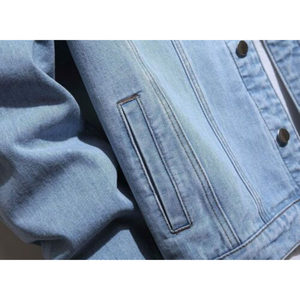 เสื้อแจ็คเก็ตยีนส์ผู้ชายสีฟ้าอ่อน คอตั้ง ซักสีพื้น กันลม ผ้าฝ้าย 100% สไตล์ลำลอง สตรีทแวร์ ติดกระดุมแถวเดียว - Product Image 6