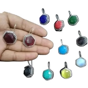 Boucles d'oreilles pendantes traditionnelles en laiton argenté oxydé et moissanite, faites à la main, pour femmes, de fournisseur du Rajasthan - Product Image 1
