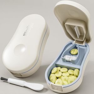 Tagliapillole con Bottone a Pressione Facile da Aprire, Separatore di Pillole con Cuscinetto in Silicone Rimovibile per Pillole Piccole, Categoria Prodotto: Contenitori per Pillole - Product Image 3