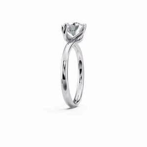 Bague en argent 925 élégante et de qualité supérieure avec diamant moissanite pour les fiançailles, les anniversaires et la mode quotidienne, disponible à un prix avantageux - Product Image 2