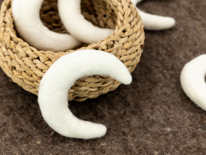 Guirnalda de Luna de Fieltro de Lana, Estilo Boho, Color Blanco, para Colgar en la Pared de la Habitación del Bebé: Comercio Justo Certificado y Hecho a Mano - Product Image 6