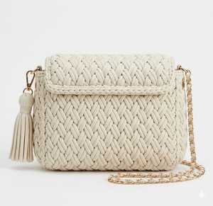 Sac en crochet pour femme au design élégant, 100% fait main, motif tressé, fermeture à rabat, fermoir en métal doré - Product Image 4