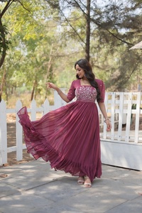 Vestido Anarkali de lujo con bordado de diseñador de Fatema Fashion, completamente cosido, para bodas y fiestas, incluyendo estilo indio/pakistaní. - Product Image 2