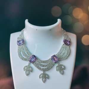 Ensemble collier et boucles d'oreilles American Diamond |   Bijoux de mariée indo-occidentaux plaqués argent avec CZ |   Pierre violette, rose, bleue - Product Image 4