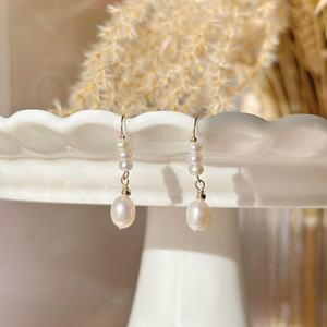 ต่างหูมุกน้ำจืดทำมือประดับดอกไม้ทอง 14K ดีไซน์เรียบหรู สไตล์มินิมอล โบโฮ เหมาะสำหรับงานแต่งงาน ประดับด้วยพลอยประจำเดือนมิถุนายน - Product Image 6