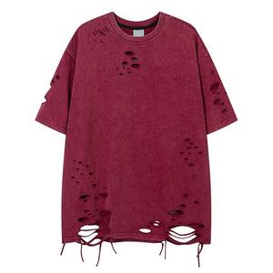 เสื้อยืดคอกลมแขนสั้นสีดำสำหรับผู้ชาย สไตล์โกธิค แต่งรูขาดๆ ทรงโอเวอร์ไซส์ ผ้าแคนวาสคอตตอน 100% แห้งเร็ว - Product Image 5