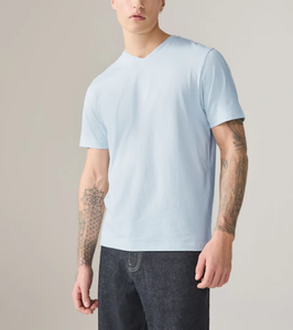 T-shirt pour homme, col en V, manches courtes, basique, uni, couleur unie, 100% coton, décontracté, sport, vente en gros, personnalisable, OEM, ODM, directement de l'usine - Product Image 4