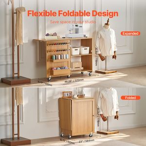 Tavolo Compatto Multifunzione in Legno per Macchina da Cucire con Design Pieghevole, Ripiani, Vassoi Portaoggetti e Pioli in Legno - Product Image 3