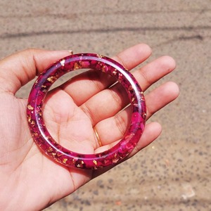 Brazalete de Resina Artesanal con Diseño Personalizable, Flores Reales Prensadas, Joyería Artística de Moda para Regalos de Cumpleaños - Product Image 6