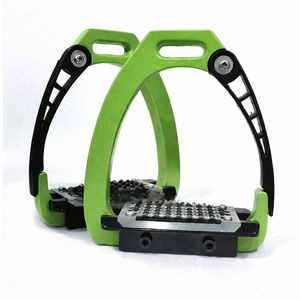 อานม้าเหล็กสีชมพูพร้อมยางกันลื่นสีดำและสายรัดปรับได้สำหรับขี่ม้า - Product Image 5
