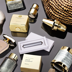 Perfume sólido en forma de lápiz labial con base de aceite Eau de Parfum y fragancia duradera - Product Image 1