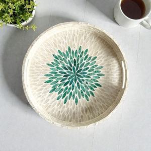 Plateau de service rond en nacre verte fait main avec un design en mosaïque de feuilles florales, incrustation de coquillages, plateau de table décoratif de luxe - Product Image 3