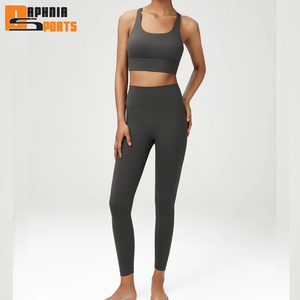 Conjunto Deportivo de 2 Piezas para Mujer, Talla Grande, Color Sólido, Sujetador Deportivo Cruzado y Pantalones Cortos de Cintura Media para Gimnasio, Secado Rápido, para Yoga - Product Image 1