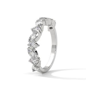 Anillo de Eternidad Clásico en Plata con Acabado en Oro Blanco y Esmeraldas Baguette, con Banda de Diamantes Creados en Laboratorio - Product Image 2