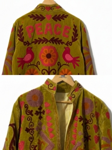 Chaqueta Bomber de Terciopelo Rosa con Bordado Suzani, Estilo Hippie Vintage, Cálida para Invierno, Ecológica, con Estampado Floral y Letras, Regalo - Product Image 6
