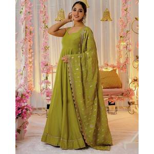 Robes de soirée design Robe de soirée élégante avec bas et Dupatta - Product Image 4