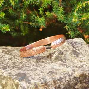 Pulsera de Cobre Floral, Cobre Puro, Estilo Boho Chic, Hecha a Mano |   Joyería de sanación natural, elaborada en India por N.S Overseas - Product Image 5