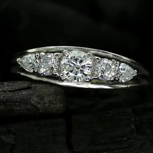 Anillo de Plata de Ley 925 con Moissanita Redonda, Regalo para Boda, Aniversario y Fiesta - Product Image 1