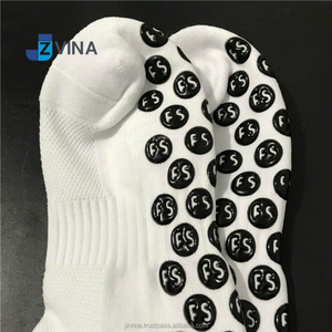 Chaussettes de football JZVINA avec logo personnalisé, adhérence forte, antidérapantes, respirantes, en maille durable, pour l'entraînement, de haute qualité, fabriquées au Vietnam - Product Image 3