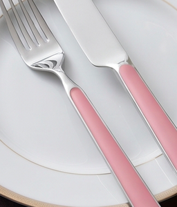 Ensemble de couverts en acier inoxydable avec finition miroir et manche rose, idéal pour les dîners, les réceptions et une utilisation élégante sur la table. - Product Image 2