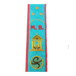 Écharpe de cérémonie maçonnique du Rite écossais brodée à la main, en moiré bleu avec broderie en fil d'or et passepoil rouge - Product Image 2