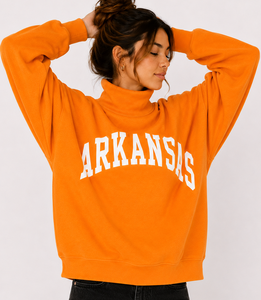 เสื้อสเวตเตอร์คอกลมโอเวอร์ไซส์สำหรับผู้หญิงจากอาร์คันซอ ผ้าฟลีซบุซับใน เหมาะสำหรับฤดูหนาว สวมใส่สบาย ด้านหน้าทำจากผ้าฝ้าย 100% เนื้อผ้าระบายอากาศได้ดี นุ่ม สบาย - Product Image 3