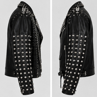 Blouson Biker Clouté pour Homme en Cuir Noir Respirant, Style Punk avec Chaînes et Ferrures Argentées, Design Gothique Motard Patchwork