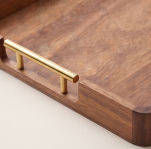 Plateau de service rectangulaire artisanal en bois de manguier, plateau décoratif avec contour lisse et quincaillerie métallique - Product Image 3