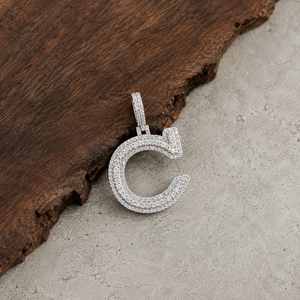 Pendentif initial personnalisé en argent 925 avec lettre C couronnée, micro-pavé de moissanite, style hip-hop, bijoux unisexe en gros - Product Image 2