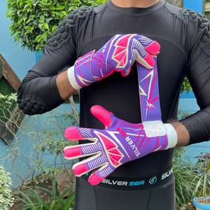 Gants de gardien de but professionnels en latex allemand Silver Sea Sports, unisexes, hybrides, à doigts plats, fermeture à boucle et crochet, respirants - Product Image 3