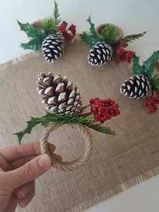 Servilletero acrílico personalizado en negro y rojo con diseño moderno perfecto para experiencias gastronómicas con estilo - Product Image 2