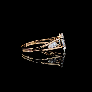 แหวนแต่งงานเพชรทรงมาร์คีส์สามเม็ด ทองคำแท้ 14k ประดับแบบเบเซล - Product Image 4