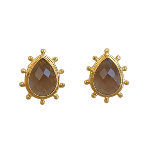 Pendientes de tuerca clásicos geométricos de cuarzo ahumado con engaste de latón chapado en oro, hechos a mano, para aniversario, de gran impacto. - Product Image 1
