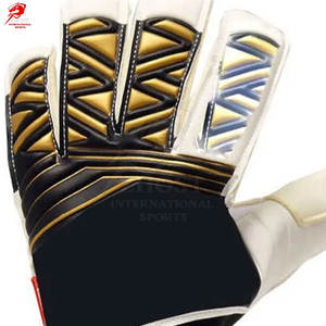Guantes de portero sólidos de compatibilidad universal para todas las ligas, suministros confiables para prácticas de equipo para clubes de fútbol - Product Image 6