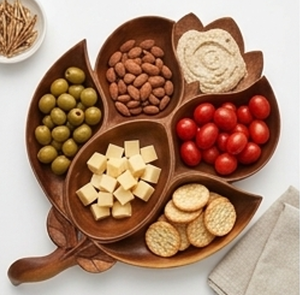 Assiette de service en bois faite à la main de qualité supérieure avec poignée en forme de feuille pour plateau de desserts de fête, accent élégant pour la table - Product Image 2