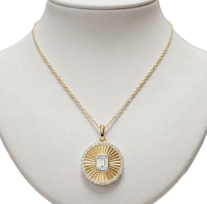 Magnifique Collier Pendentif Halo Rond en Diamant Émeraude Effet Rayon de Soleil, Or Massif 14K 18K, Collier Médaillon Rond, Bijoux Fins en Diamant - Product Image 4