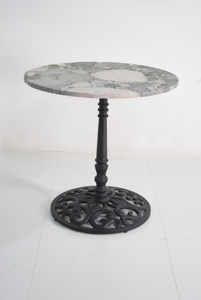 Mesa de restaurante tipo bistro con tablero redondo de mármol verde industrial y base de pedestal de hierro fundido para restaurante, cafetería, hotel, mesa para exteriores. - Product Image 4