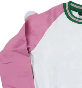 Sudadera de Alta Calidad con Logotipo Personalizado Alpha Kapa para Mujer, de Forro Polar Transpirable, Poliéster/Algodón, Manga Farol, Bordada - Product Image 4