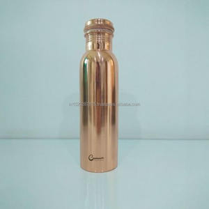 Botella de agua de cobre de aspecto Vintage para beber agua ecológica Ayurveda inspirado en el bienestar y la limpieza natural del cuerpo - Product Image 1