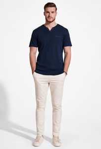 Oneten Apparel T-shirt à manches courtes et col en V pour homme, bleu marine, avec patte de boutonnage, coupe décontractée - Product Image 4